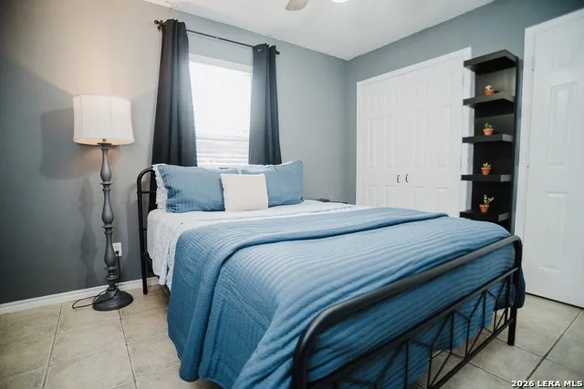 523 WOODLAKE DR McQueeney, TX 78123