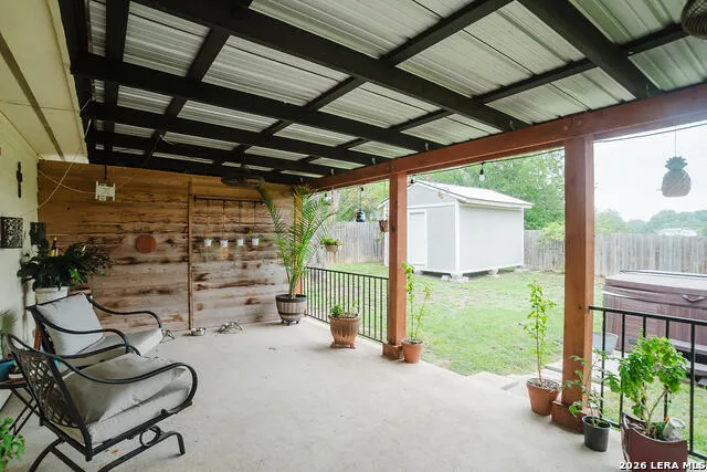 523 WOODLAKE DR McQueeney, TX 78123