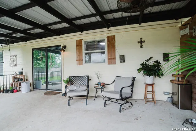 523 WOODLAKE DR McQueeney, TX 78123
