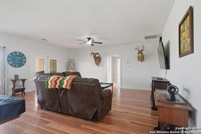 4495 Sh 16 Jourdanton, TX 78026