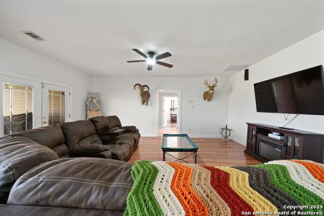 4495 Sh 16 Jourdanton, TX 78026