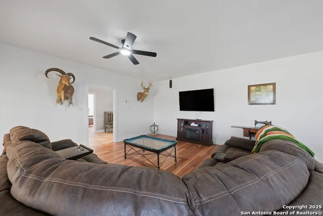 4495 Sh 16 Jourdanton, TX 78026