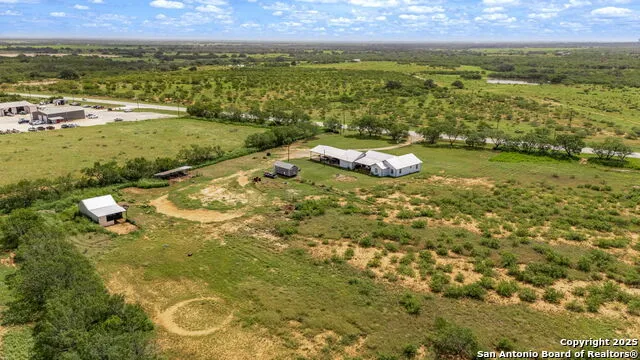4495 Sh 16 Jourdanton, TX 78026