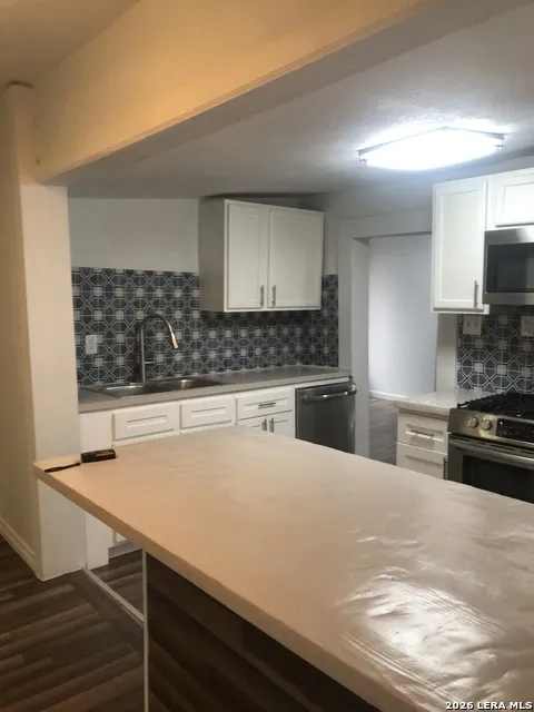 2115 S NAVIDAD ST San Antonio, TX 78207