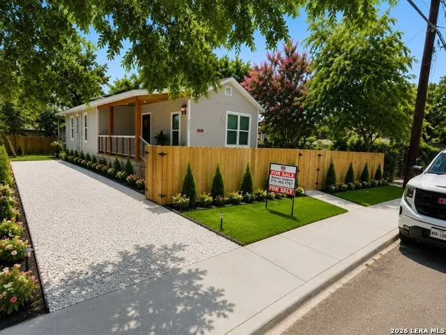 2115 S NAVIDAD ST San Antonio, TX 78207