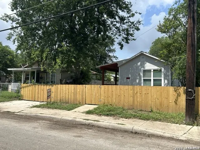 2115 S NAVIDAD ST San Antonio, TX 78207