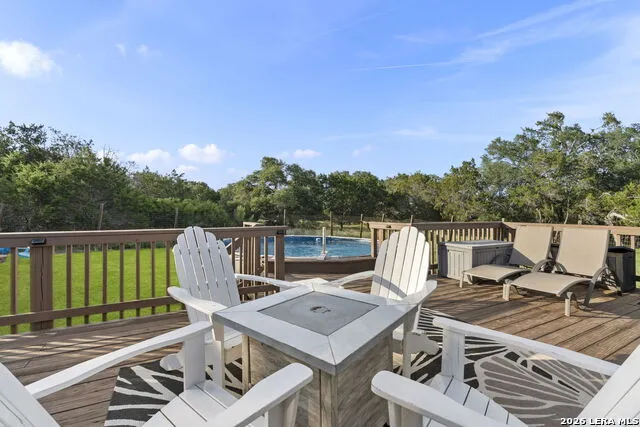 1283 Rocky Creek Dr Canyon Lake, TX 78133