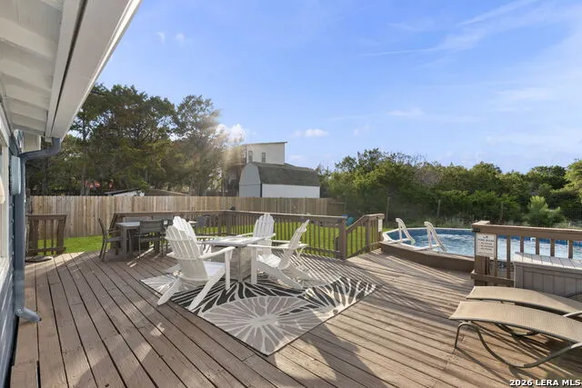 1283 Rocky Creek Dr Canyon Lake, TX 78133
