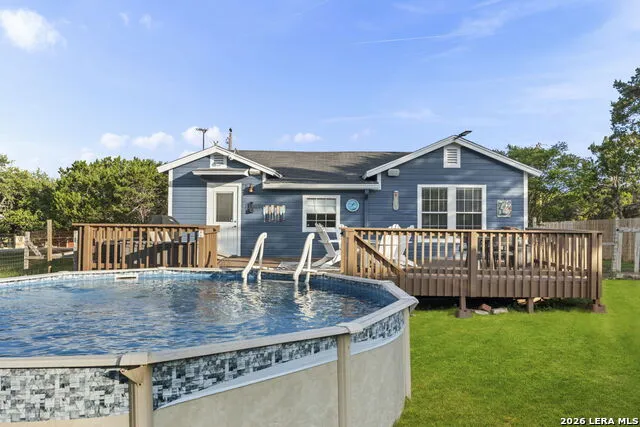 1283 Rocky Creek Dr Canyon Lake, TX 78133