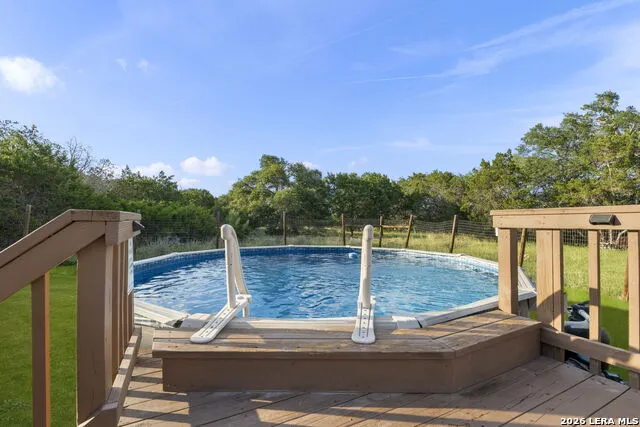 1283 Rocky Creek Dr Canyon Lake, TX 78133