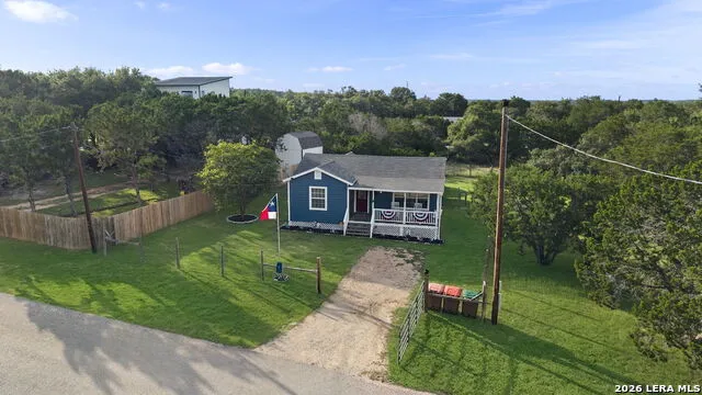 1283 Rocky Creek Dr Canyon Lake, TX 78133