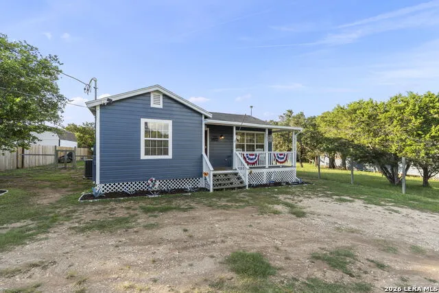 1283 Rocky Creek Dr Canyon Lake, TX 78133