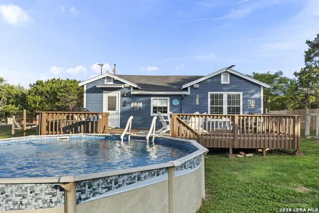 1283 Rocky Creek Dr Canyon Lake, TX 78133