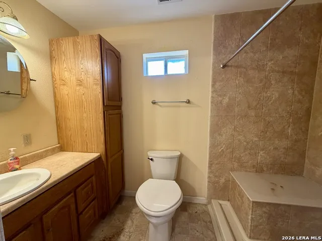 1550 County Road 300 Jourdanton, TX 78026