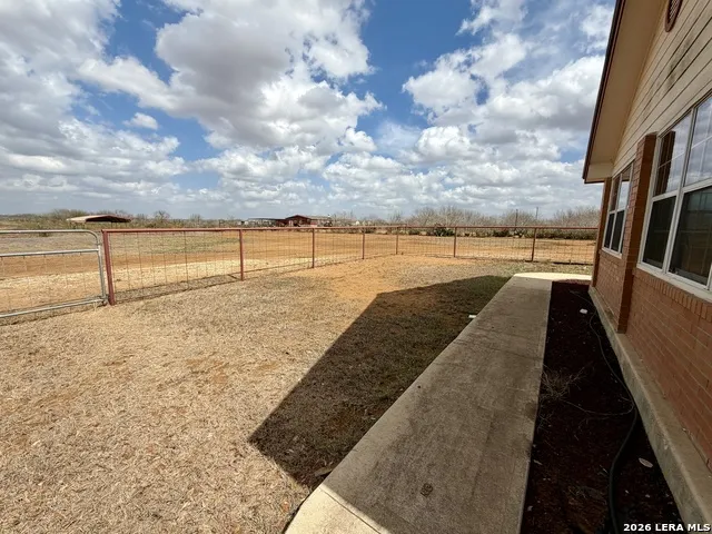 1550 County Road 300 Jourdanton, TX 78026