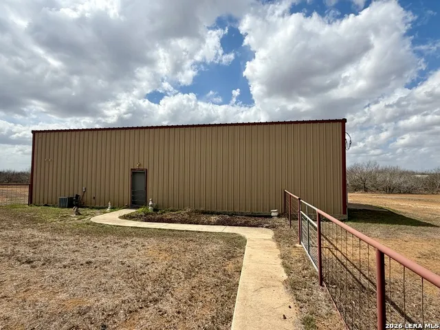 1550 County Road 300 Jourdanton, TX 78026