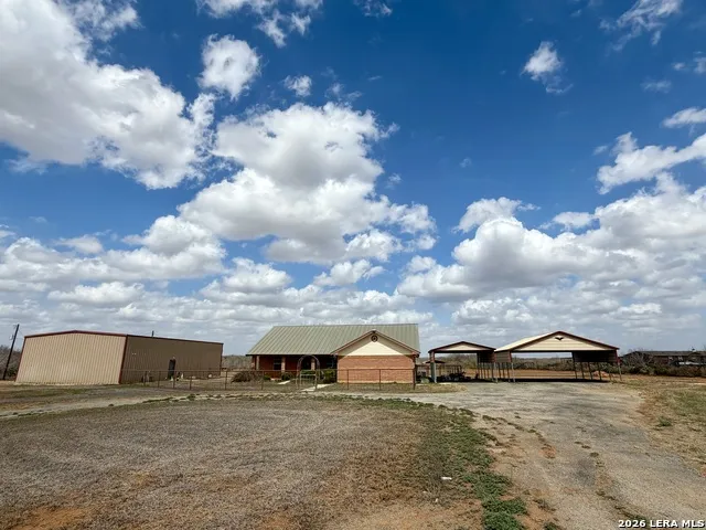 1550 County Road 300 Jourdanton, TX 78026