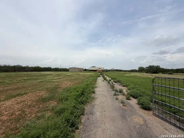 1550 County Road 300 Jourdanton, TX 78026