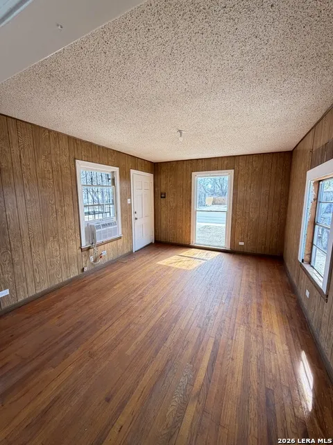 1351 W Theo San Antonio, TX 78225