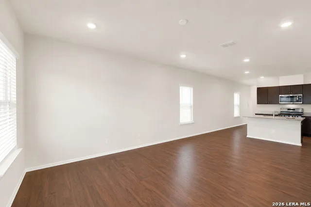 125 Legendary Trail Loop Floresville, TX 78114