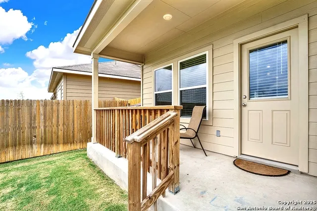 125 Legendary Trail Loop Floresville, TX 78114