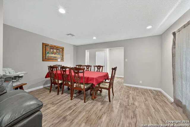 3413 Foxbriar Schertz, TX 78108