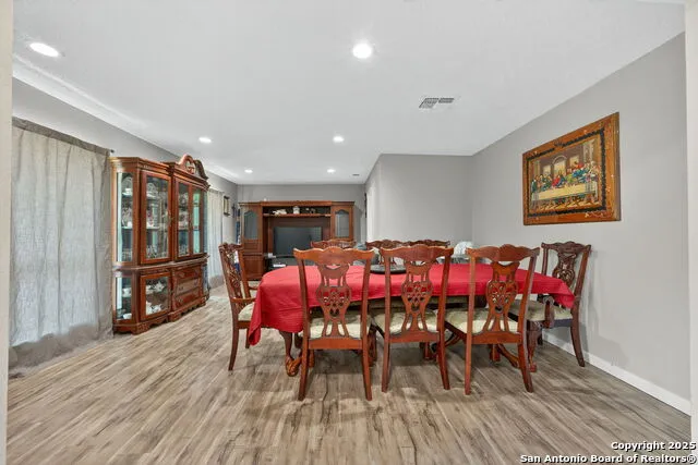 3413 Foxbriar Schertz, TX 78108