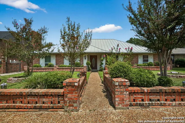 3413 Foxbriar Schertz, TX 78108