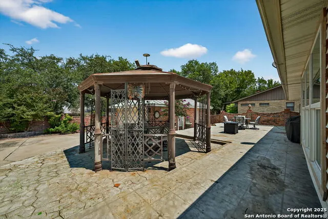 3413 Foxbriar Schertz, TX 78108