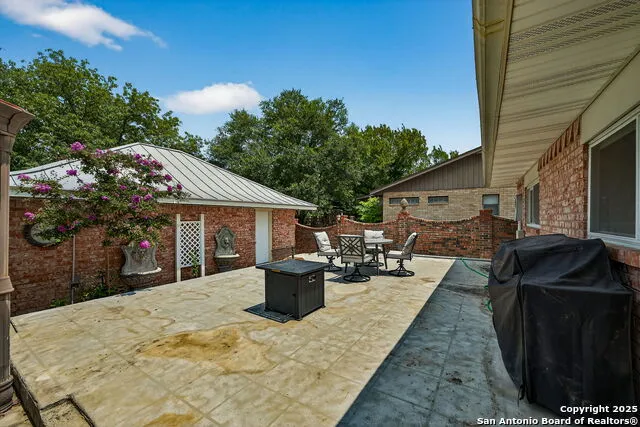 3413 Foxbriar Schertz, TX 78108