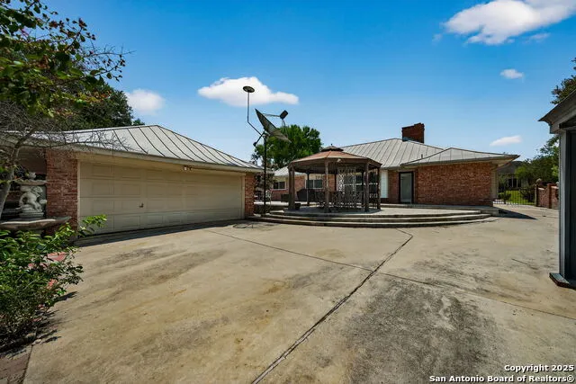 3413 Foxbriar Schertz, TX 78108