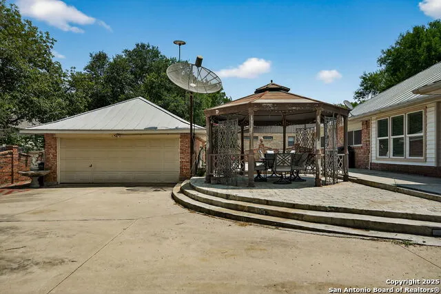 3413 Foxbriar Schertz, TX 78108