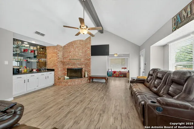 3413 Foxbriar Schertz, TX 78108