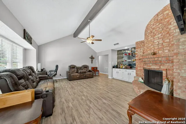 3413 Foxbriar Schertz, TX 78108
