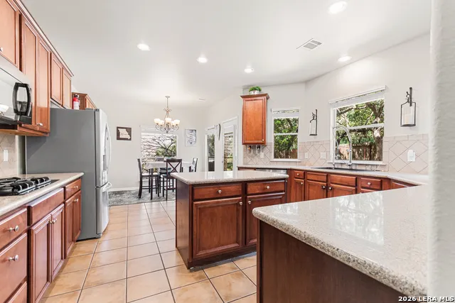 3319 ROAN VLY San Antonio, TX 78259