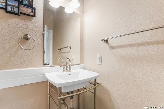 3319 ROAN VLY San Antonio, TX 78259