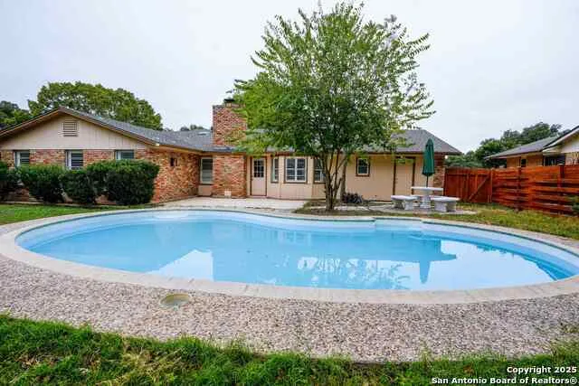 123 Granada Universal City, TX 78148