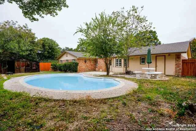 123 Granada Universal City, TX 78148