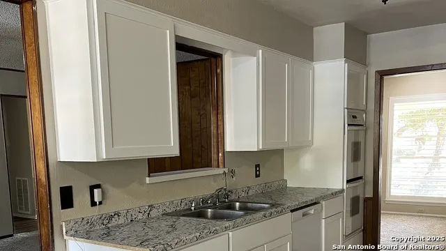 123 Granada Universal City, TX 78148