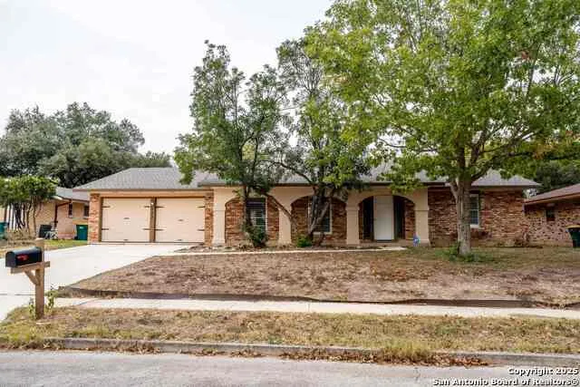 123 Granada Universal City, TX 78148