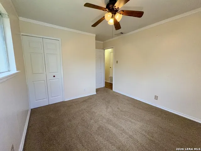 7426 MOUNTAIN OAK TRL Live Oak, TX 78233