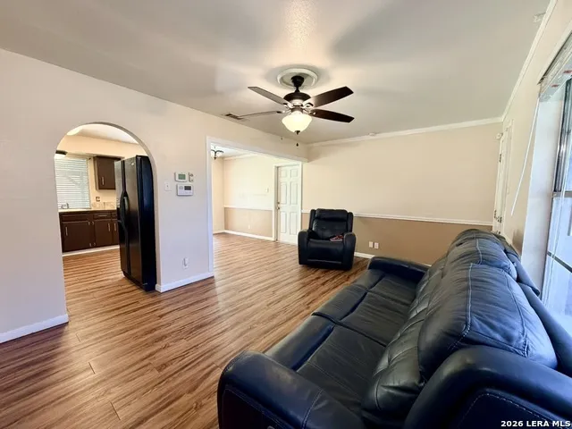 7426 MOUNTAIN OAK TRL Live Oak, TX 78233