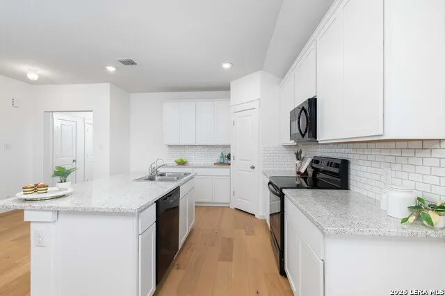 3642 TWIN DISH WAY New Braunfels, TX 78130