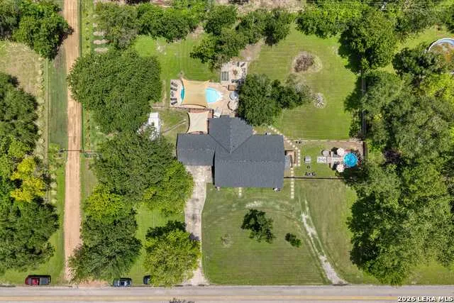 207 Woodlake Dr McQueeney, TX 78123