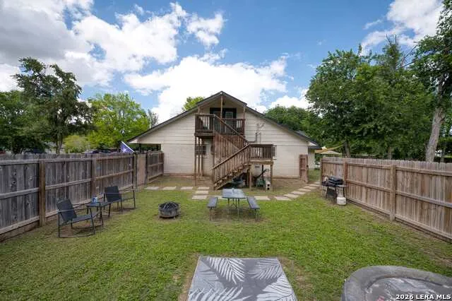 207 Woodlake Dr McQueeney, TX 78123