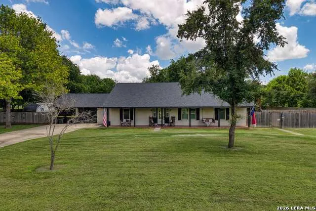 207 Woodlake Dr McQueeney, TX 78123