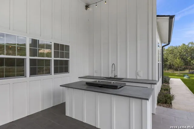 807 WADE RD New Braunfels, TX 78132