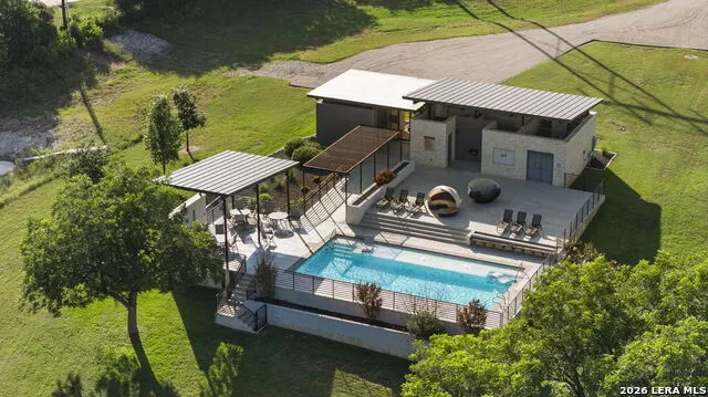 807 WADE RD New Braunfels, TX 78132
