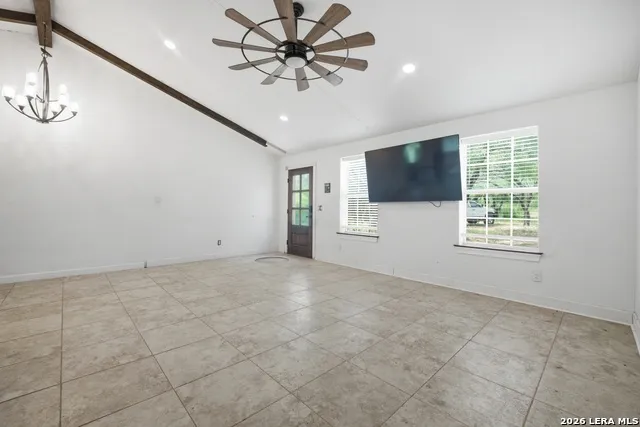 909 County Road 669 Devine, TX 78016
