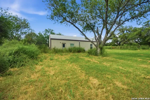 909 County Road 669 Devine, TX 78016